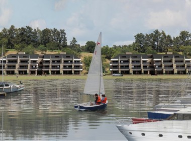 thumbnail_Peatonal desde el Lago 2 Edificios